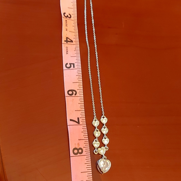 Silver tone necklace with heart pendant - Picture 6 of 7